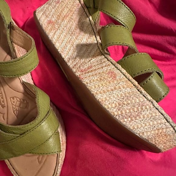 Born Leather 2-1/2” Leather Sandals - Picture 2 of 5